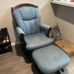 Rocking Chair With Foot Ottoman 