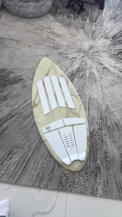 Skim board