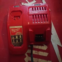 Milwaukee Rapid Charger 