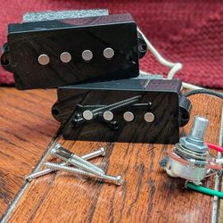 Fender-designed Alnico Precision Bass Pickups