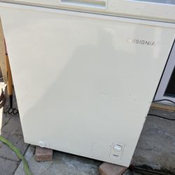 Insignia Freezer