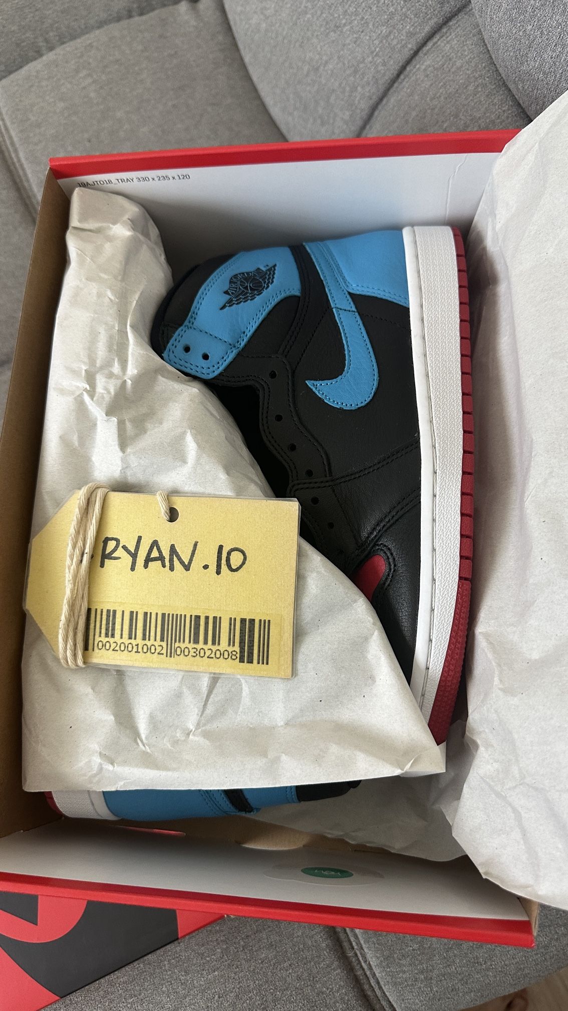 Air Jordan 1 size 9 NC to CHI