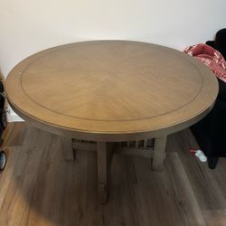 Dinning Table 