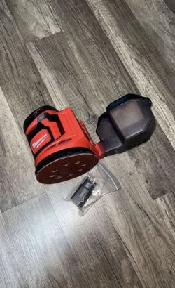 MILWAUKEE 18V ORBITAL SANDER