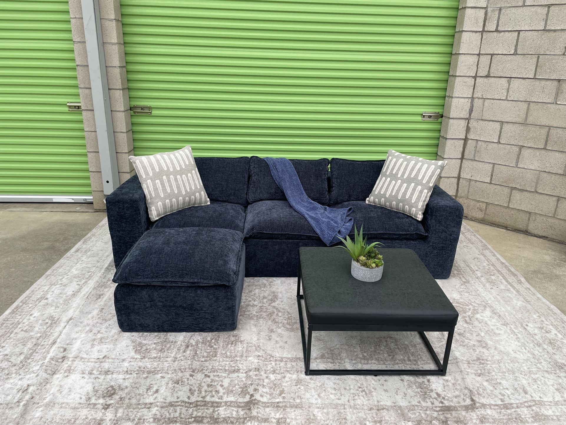 *Free Delivery* Boneless Sectional Couch Sofa