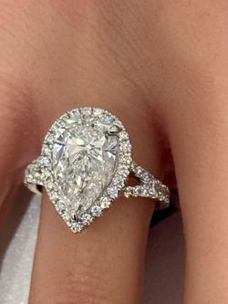 IGI Certified 14KT YG 5.00CT Lab Diamond Engagement Ring