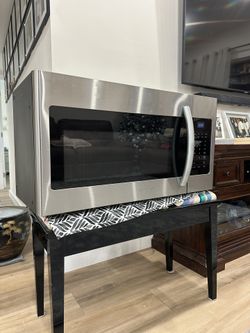 Samsung microwave almost new