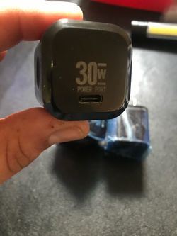 30 watt usb-c power adapter / compact / new