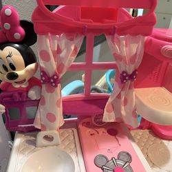 Disney Junior Minnie Mouse Happy Helpers Brunch Cafe, Play Kitchen Set