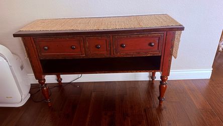 Pottery Barn Solid Wood Console Table – Rustic/Rustic Farmhouse