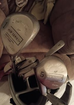 Golf Clubs/ Nike Bag Included