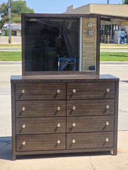 DRESSER WITH MIRROR