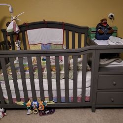 Kali 4 in 1 Crib & Changer