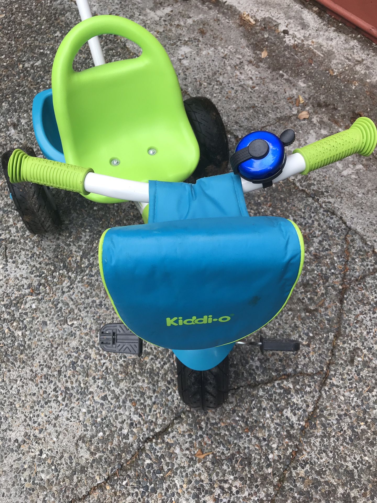 Kiddio adorable trike with push handle for Sale in Seattle, WA OfferUp