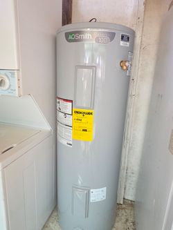 AO Smith signature 100 electric water heater- excellent condition