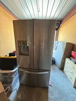 Whirlpool 25 Cu. Ft. French Door Refrigerator – Stainless Steel – Ice & Water Dispenser