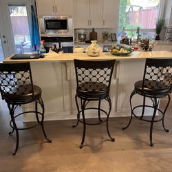 3 Bar height Bar Stools
