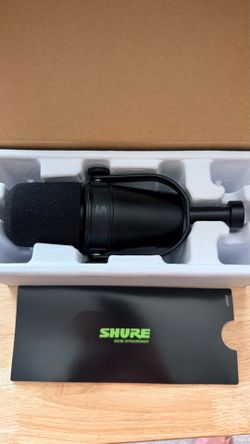 Shure Microphone Like New  MV7X XLR w Box Sure