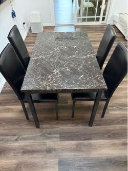 Marble black chair with 4 leather seats