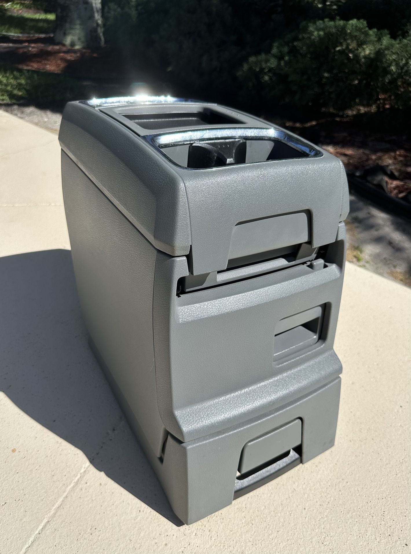 2008-2013 CHRYSLER TOWN & COUNTRY and DODGE CARAVAN Floor Center Console- OEM- In Very Good Condition