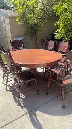 Dinning table with chairs