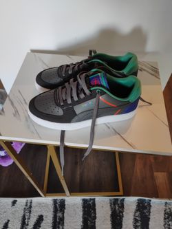 Boys Size 6 Pumas