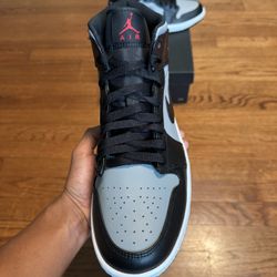 Air Jordan 1 Mid Size 10M ( Damaged Box)