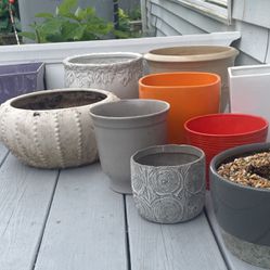 10 Pots and planters-Medium Sized