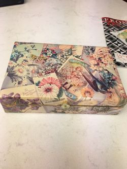 Lovely Small Jewelry Box With Flower Pattern