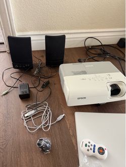 Epson PowerLite S5 3LCD Screen Projector / speaker / control