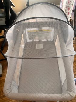 Brand new baby bassinet