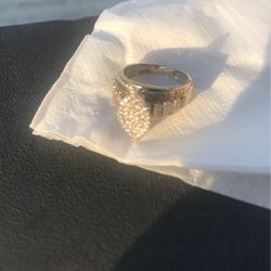 Diamond 1 carat 10k Gold Engagement ringi