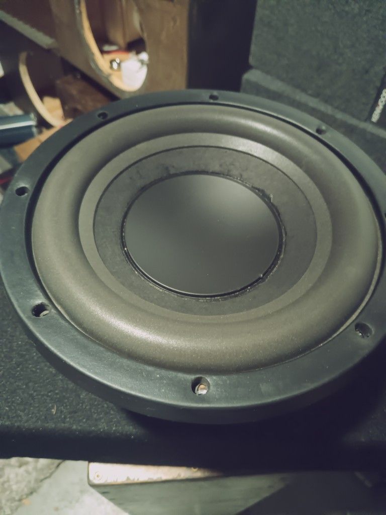 Unknown Subwoofer 600 W Dual 2 Ohms. Works Well Good Condition