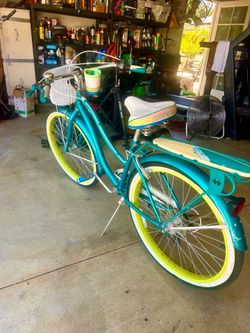 Huffy 7 Speed Beach Cruiser 26” rims Adult Size
