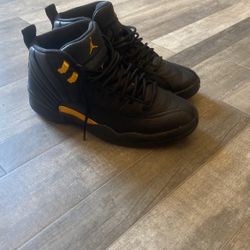 Jordan Retro 12’s Black Taxis Size 10.5