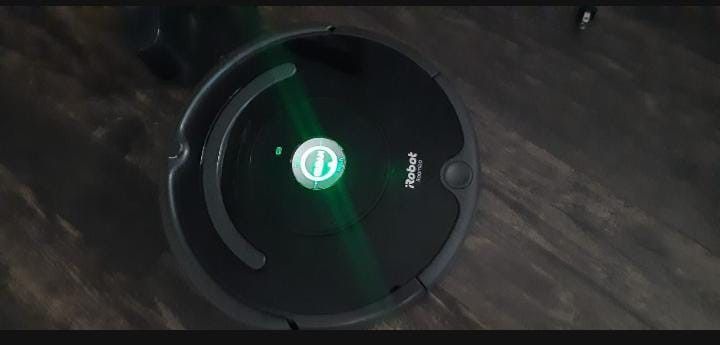 iRobot Roomba 614 Robotic Vacuum Cleaner