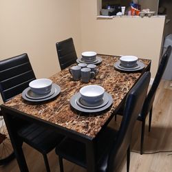 Kitchen Table Seats Family Of 4