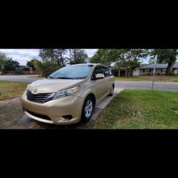 2011 Toyota Sienna