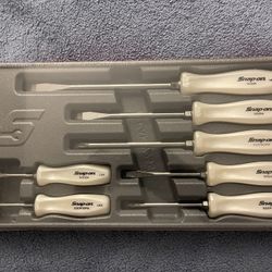 Snap On Pearl White Hard Handle Screwdrivers SDDX70APW
