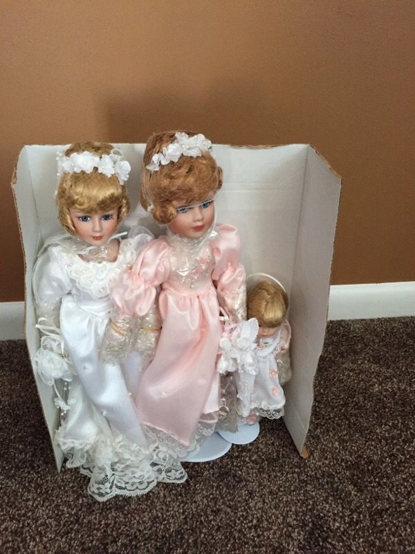 Brand New Porcelain Doll Set