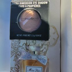 MAC EXTRA DIMENSION EYE SHADOW 