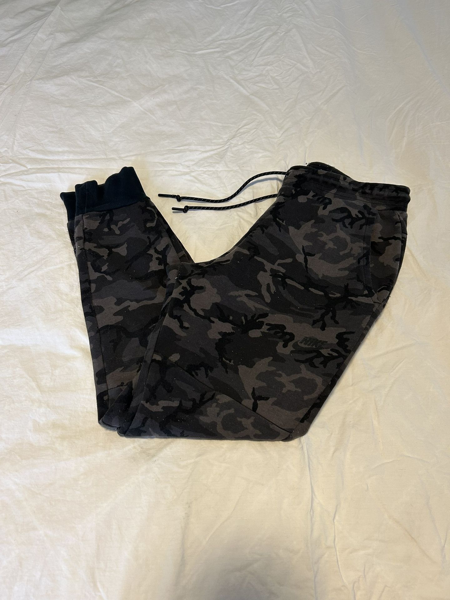 Nike Men’s s camo camouflage black gray sweatpants active jogger pockets string