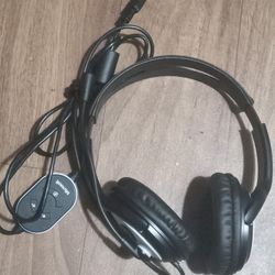 Microsoft headset & PLT Headset