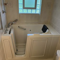 American Standard Liberation Walk-In Bath tub