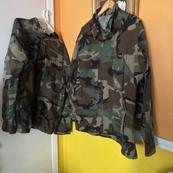 2 Us Army Issued Jackets Size Xl Everything For $40 Price Is Firm Pick Up Only West Rd And Airline 77060 