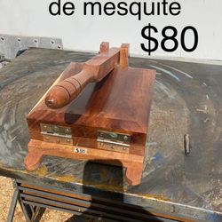 Tortiadoras De Madera De Mezquite Y Metal  Thumbnail