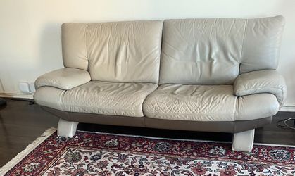 Leather Couch 84”x37”x35” In Great Condition 