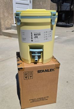 Stanley Fast Flow Water Jug 2 Gallon