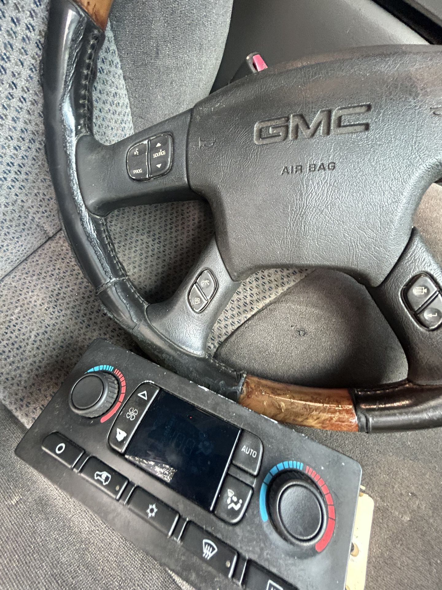 For Sale Steering Wheel & AC Controls Chevy Gmc 