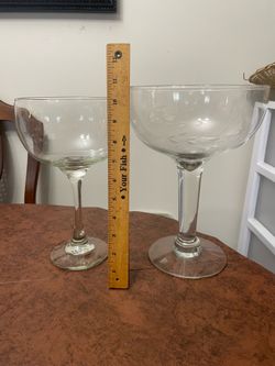 Set of 2 oversized glass goblets